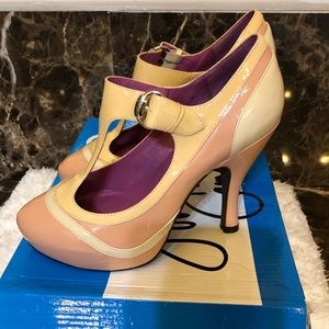 NWOT ‘Like 2'-T-Strap Pump JEFFREY CAMPBELL-NIB-Sz 7
